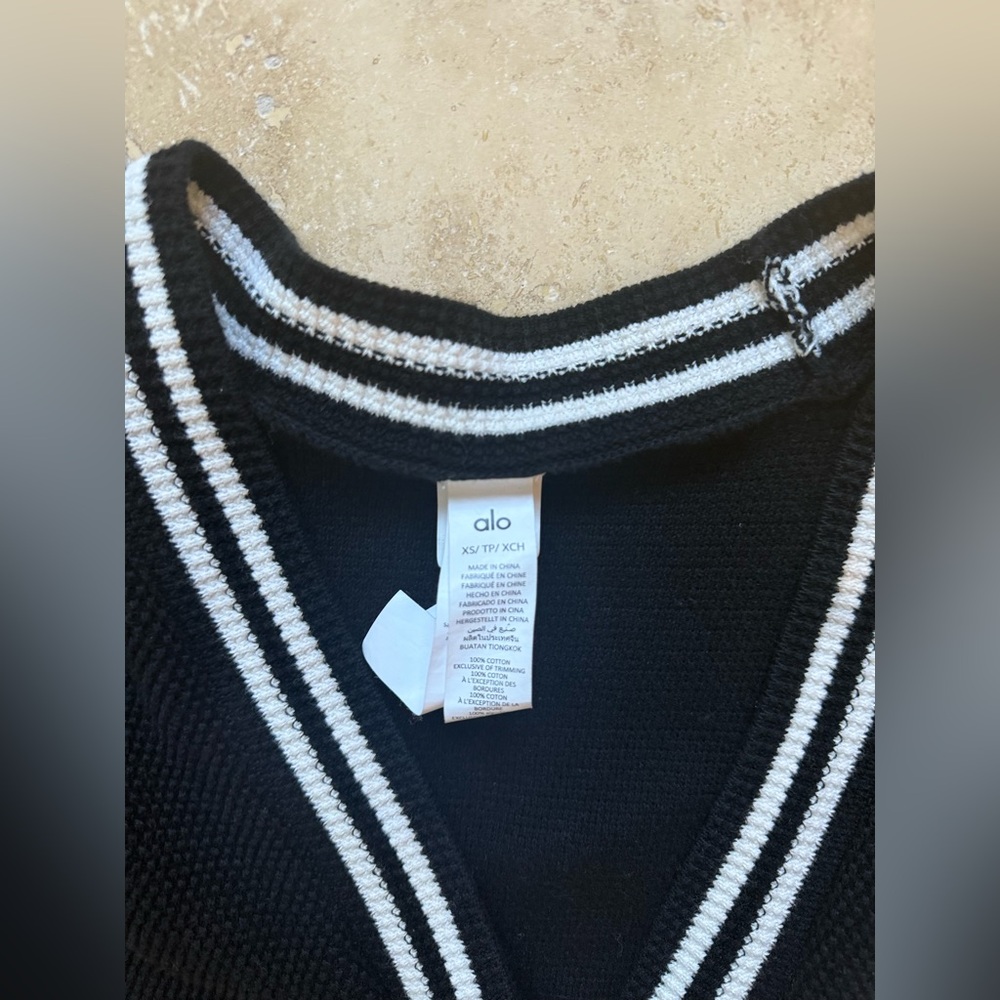 ALO Yoga Black Cardigan with Cream Trim - Picture 6 of 6
